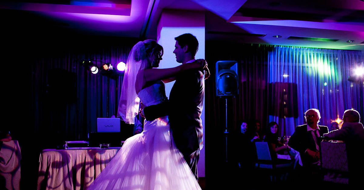 Alquiler de sonido e iluminación para eventos ¡Sácale el máximo partido! 3 iluminacion y sonido bodas y comuniones