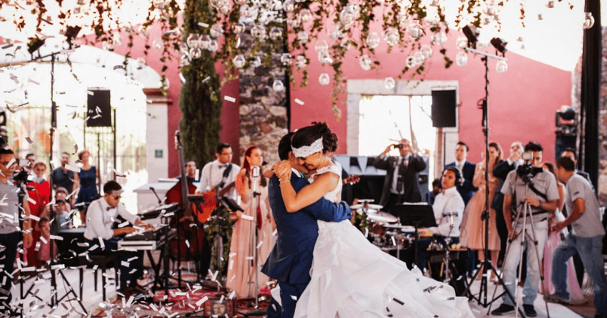 Contratación de discomóviles en Valencia para bodas 3 discomovil bodas valencia