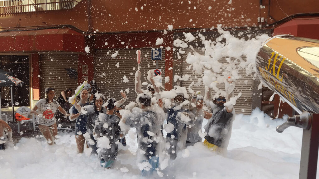 Fiesta de la espuma en Valencia